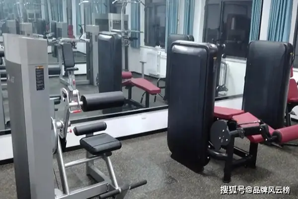 AI健身器材如何通过智能科技重塑个性化健身体验与训练方案